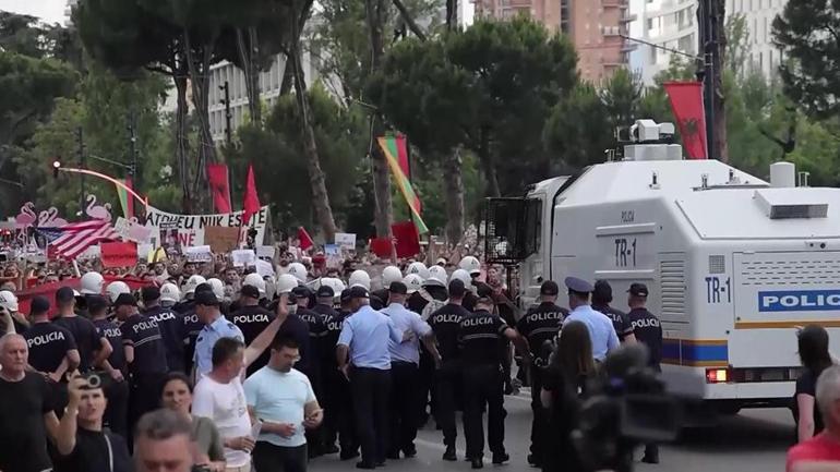 Arnavutlukta Trump krizi… Tatil köyü planına tepki