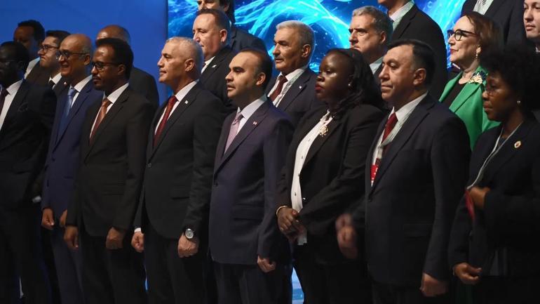 Bakan Kacır: 2030a kadar 5 milyar Avronun üzerinde sanayi karbonsuzlaştırma yatırımını desteklemeyi hedefliyoruz