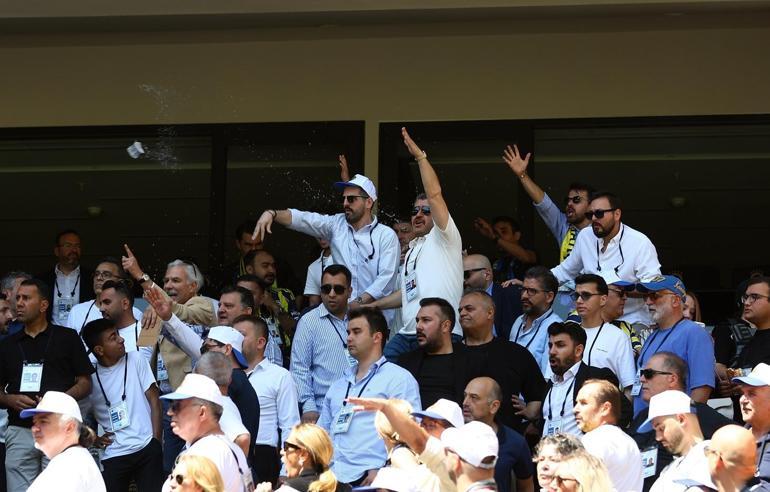 Fenerbahçede seçimin ilk gününde üyeler arasında gerginlik yaşandı