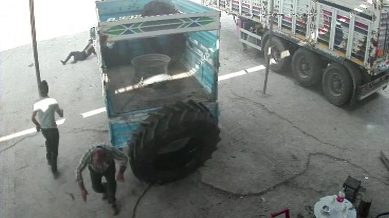 Siirtte hava basılan lastik patladı: 2 yaralı