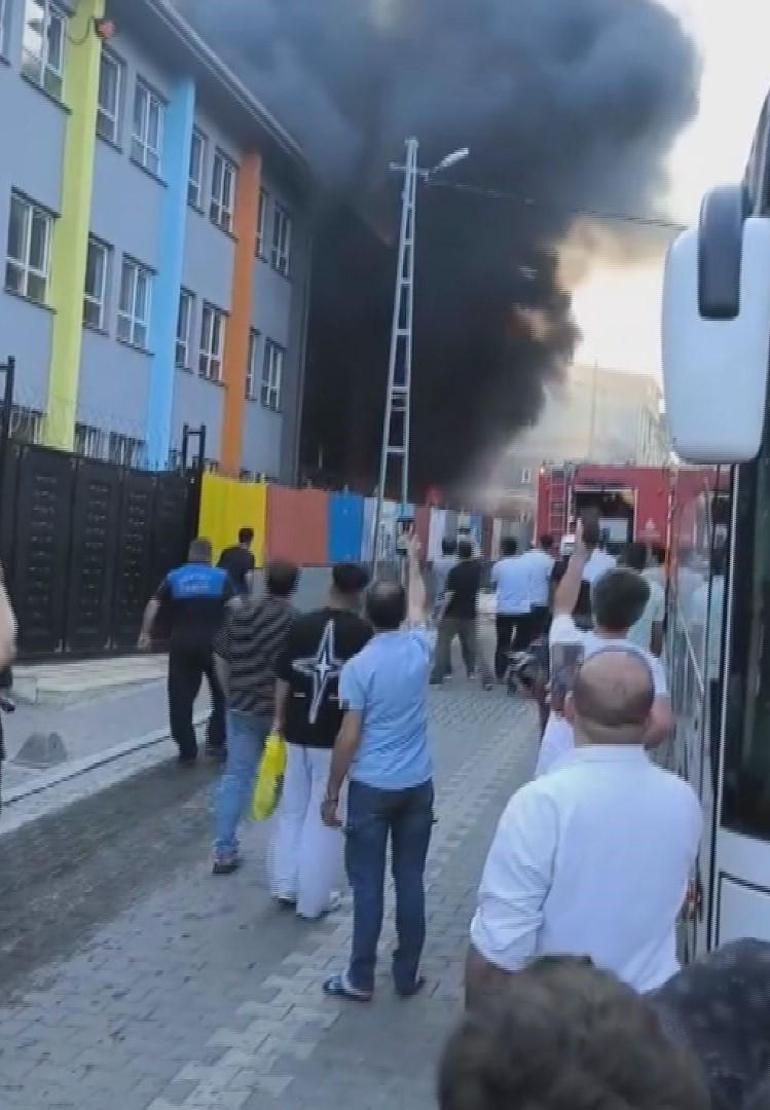 Son dakika haberi: Esenyurtta okulda yangın