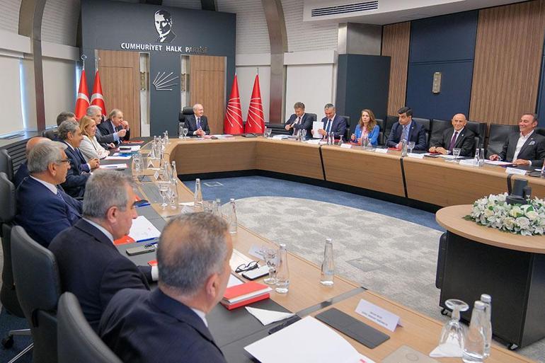 Kılıçdaroğlu da Özel de Ben konuşacağım dedi CHP grup toplantısında neler olacak İşte son kulis bilgileri...