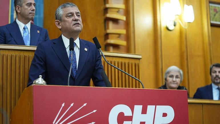 SON DAKİKA CHPde grup toplantısı savaşı: Kılıçdaroğlu CHPde, Özel TBMMde konuştu