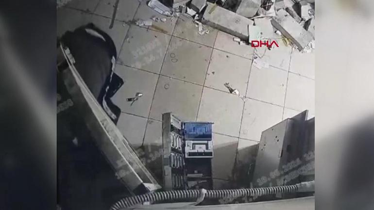 ATM kasasını patlatıp paraları çaldı