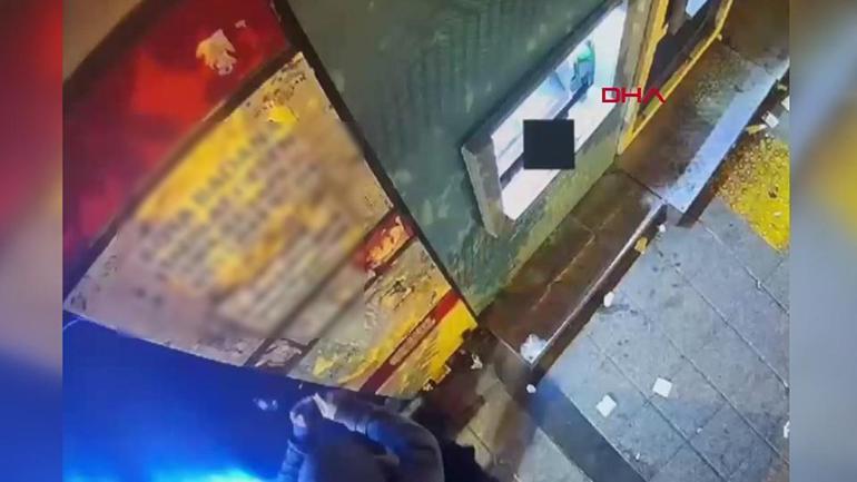 ATM kasasını patlatıp paraları çaldı
