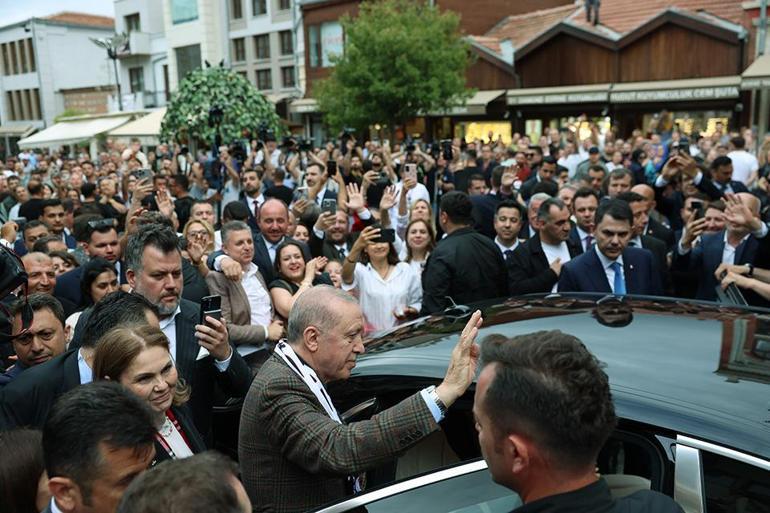Cumhurbaşkanı Erdoğan Edirnede vatandaşların taleplerini dinledi, sohbet etti