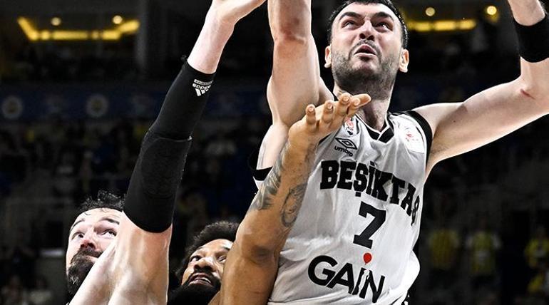 Beşiktaş, Fenerbahçe’ye karşı 1-0 öne geçti