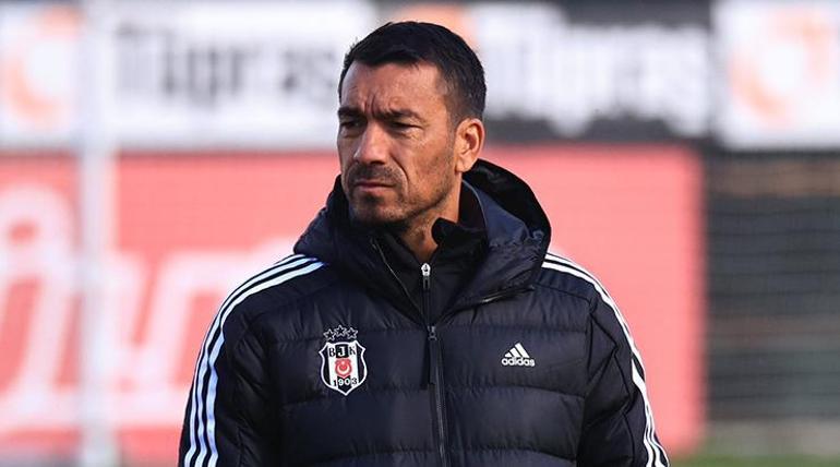 Giovanni van Bronckhorst’un yeni adresi Hollanda