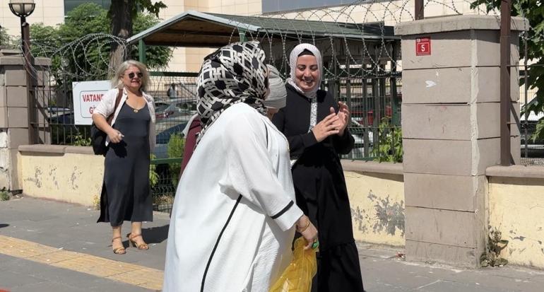 24 yıllık evliliğinin bitişini davul zurnayla kutladı