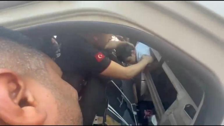 Sokak sokak aradıkları çocukları aracın bagajında kilitli kalmış
