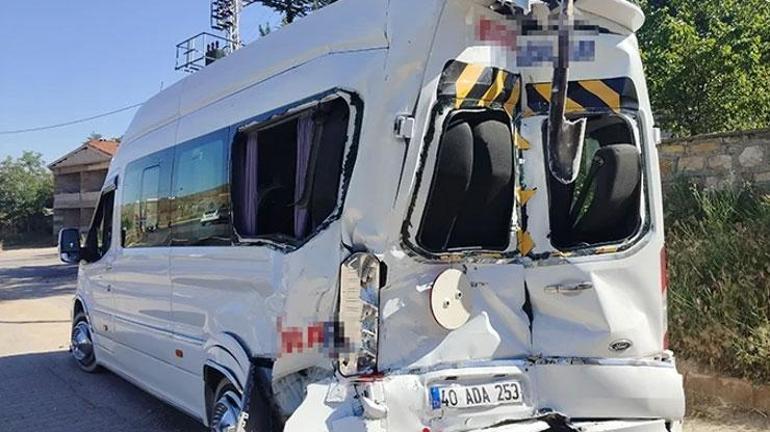 SON DAKİKA... Kırşehirde işçi servis midibüsü, minibüse çarptı: 42 yaralı