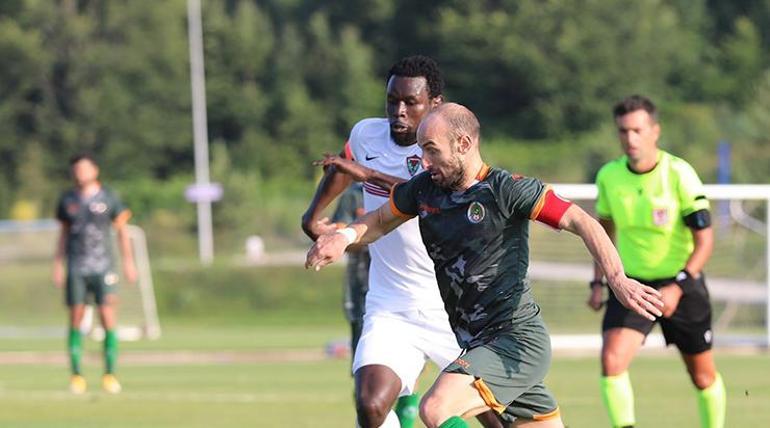 Alanyaspor’da bir dönem sona erdi Efecan Karaca