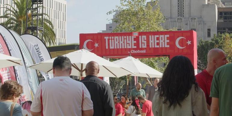 LOS ANGELES’TA DEV ETKİNLİK: TURKISH VIBE ZONE BY CHOBANİ Amerikada Dünya Kupası heyecanına Türk imzası