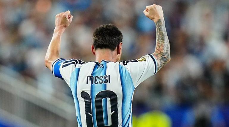 Dünya Kupası’nda Lionel Messi şova, Arjantin kazanmaya devam ediyor