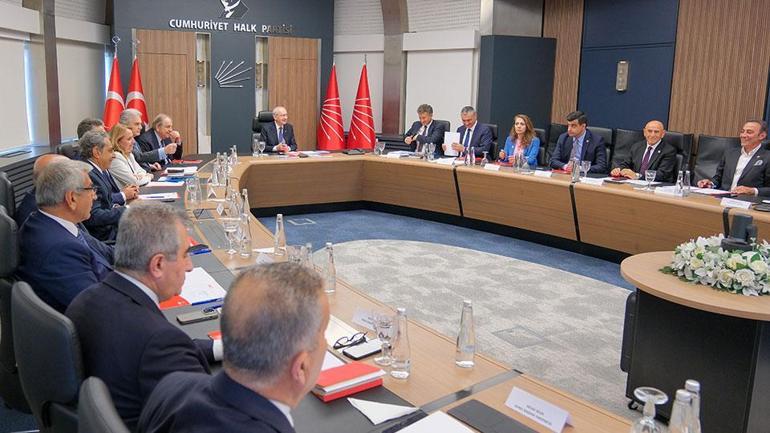 SON DAKİKA CHPde 2 il başkanı daha görevden alındı