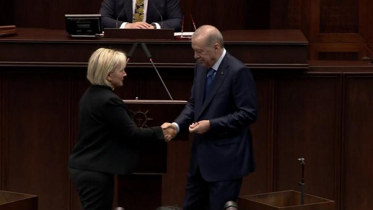 Nimet Özdemir AK Partiye katıldı