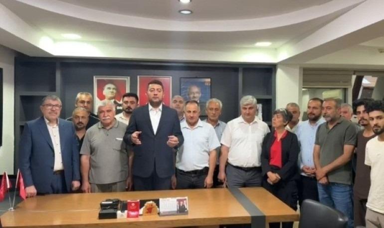 CHP Malatya’da kriz Binaya çilingirle girildi, “hain” afişi asıldı