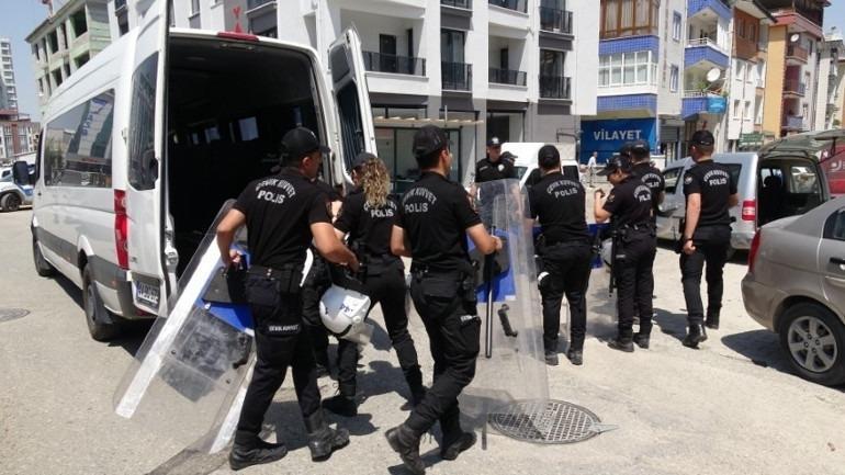 CHP Malatya’da kriz Binaya çilingirle girildi, “hain” afişi asıldı