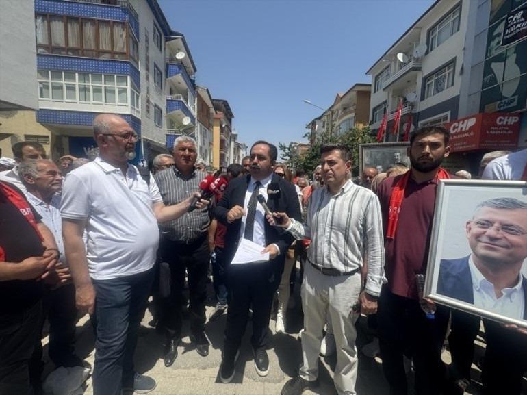 CHP Malatya’da kriz Binaya çilingirle girildi, “hain” afişi asıldı