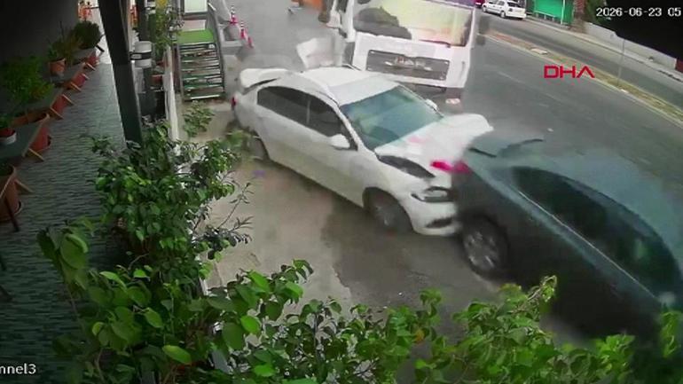 Mersindeki kaza anı kamerada