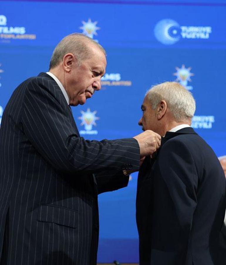 SON DAKİKA Rozetleri Erdoğan taktı Nevşehir, Keşan ve Keçiören Belediye Başkanı AK Partiye katıldı