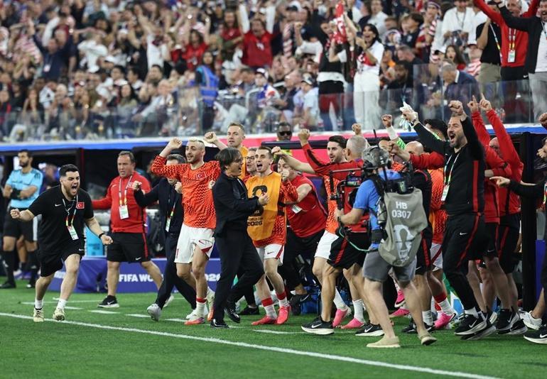 A Milli Takım, ABDyi 3-2 yenerken Dünya Kupasına veda etti | Cem Yılmaz maçı yorumladı