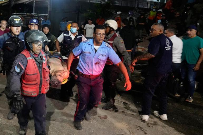 Venezuelanın felaket fırsatçıları Enkazlarda yağma yaptılar