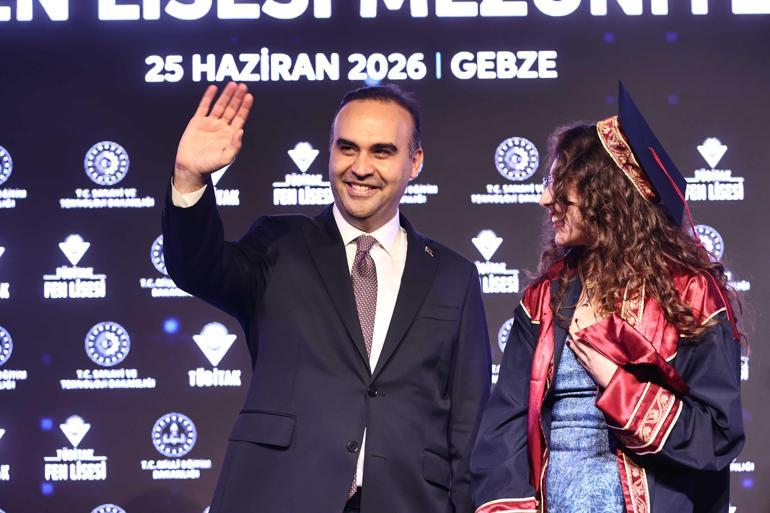  Türk milletinin istikbaline bilimle, teknolojiyle atacağınız güçlü imzaların umudunu taşıyoruz