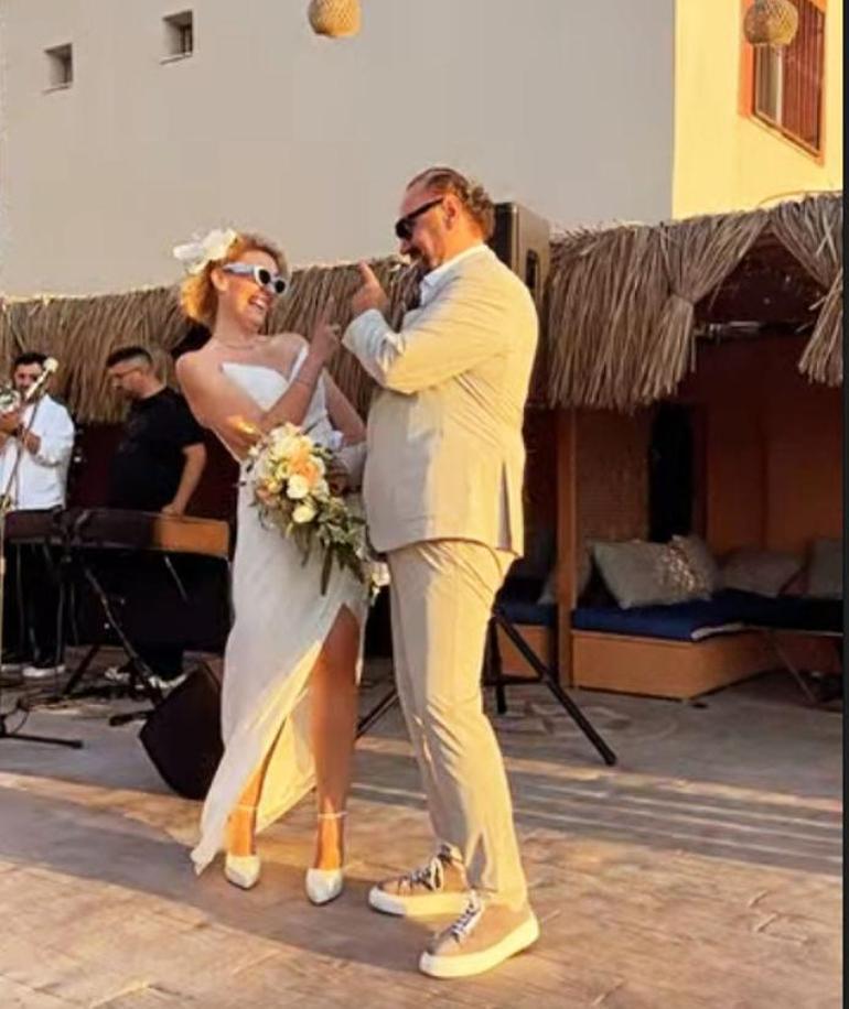 7NCİ KEZ EVET DEDİ Hakan Aysev Sevgilisi Çağrı Özsaatçılar İle Nikah Masasına Oturdu