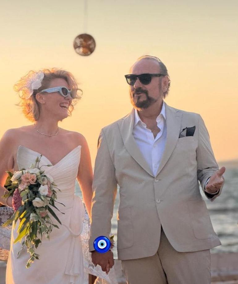 7NCİ KEZ EVET DEDİ Hakan Aysev Sevgilisi Çağrı Özsaatçılar İle Nikah Masasına Oturdu