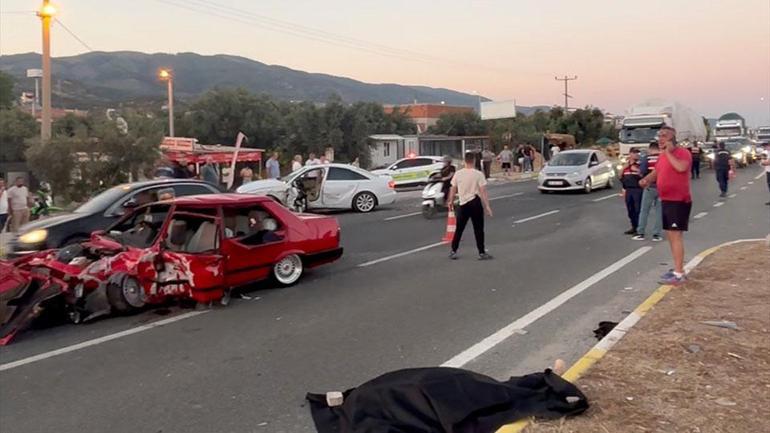 Edremitte feci kaza: 2 kişi öldü, 3 kişi ağır yaralandı