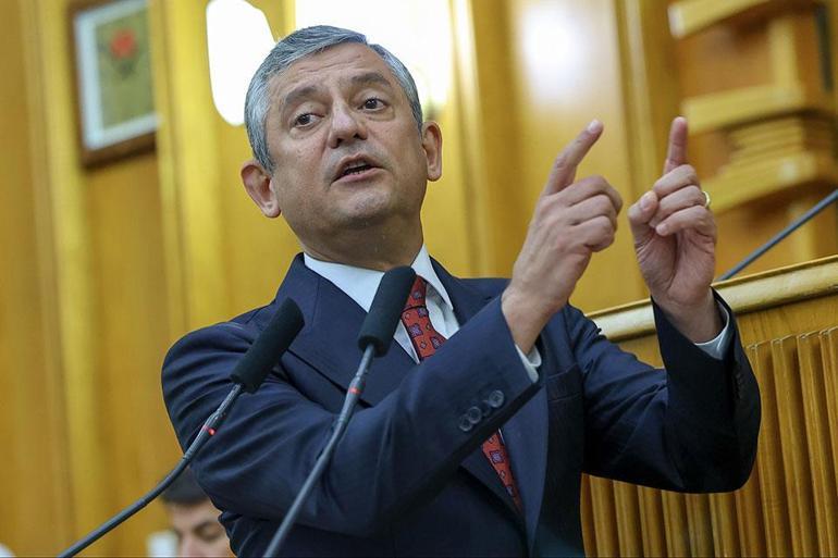 Özgür Özelden CHP grubunda yeni parti sinyalleri