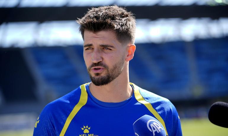 Edin Dzeko, Bosna Herseki tanımayan ABDli spikere cevap verdi: Bizimle ilgili değil, onlar hakkında çok şey gösteriyor
