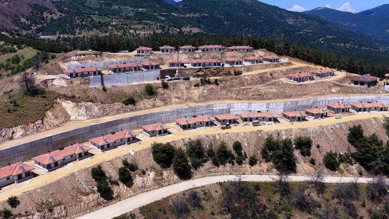 Bakan Kurum’dan anlamlı paylaşım: Yakında Üzümlü Köyü’ne, Muzaffer’in yeni evine misafir olacağım