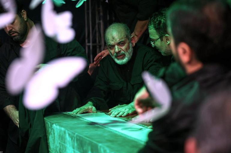 SON DAKİKA... İran, Hamaneye veda ediyor Cenaze töreninden dikkat çeken görüntüler: Devrim Muhafızları Komutanı, savaş sonrası ilk kez kamuoyu karşısına çıktı