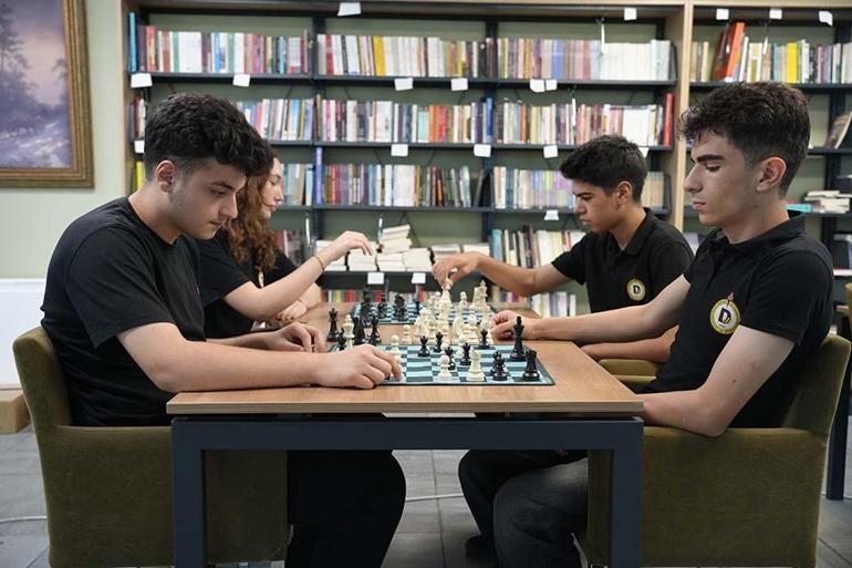 Demirören Medya ve Teknoloji Lisesinde tanıtım günleri başladı