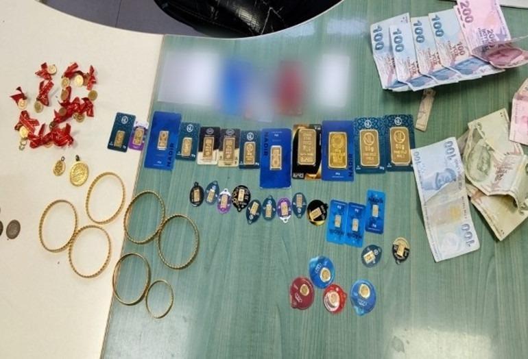 İNSANLIK ÖLMEMİŞ DEDİRTEN HAREKET Çöp toplarken servet buldu 3,5 milyon liralık altını polise teslim etti