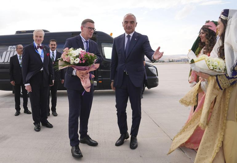 Bakan Ersoydan NATO Zirvesinde yoğun diplomasi