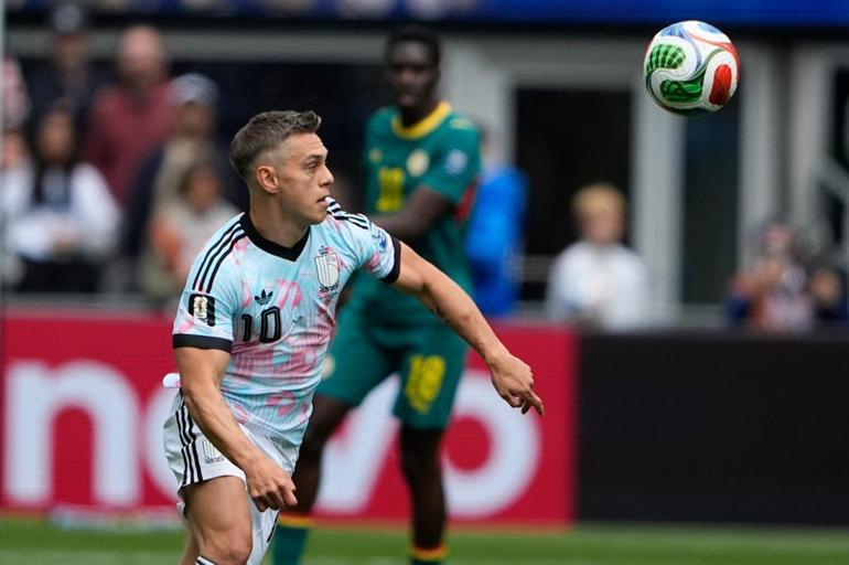 Beşiktaş, Leandro Trossard transferinde sona yaklaştı