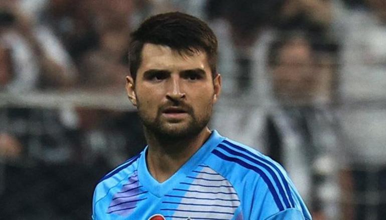 ERSİN DESTANOĞLU KİMDİR Beşiktaşlı Milli Kaleci Ersin Destanoğlu Hangi Takıma Transfer Oluyor İşte Yaşı, Nereli Olduğu ve Futbol Kariyeri...