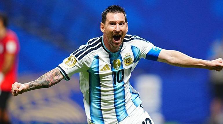 Lionel Messi ve Arjantin’den Mısır karşısında tarihi geri dönüş