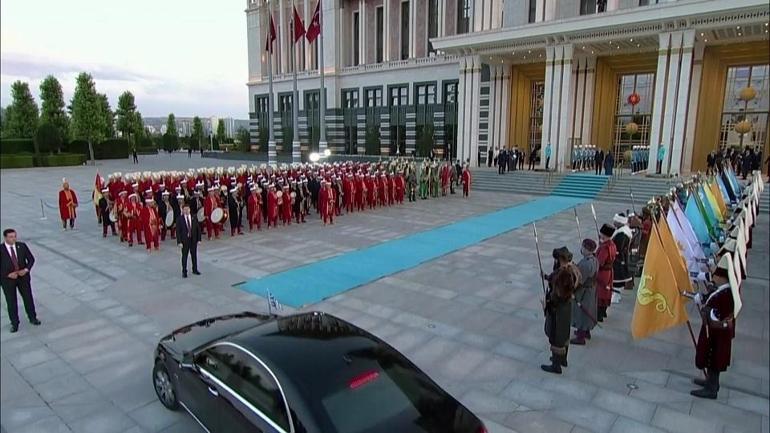 200 YIL SONRA YENİDEN Trumpın karşılama törenine damga vurmuştu