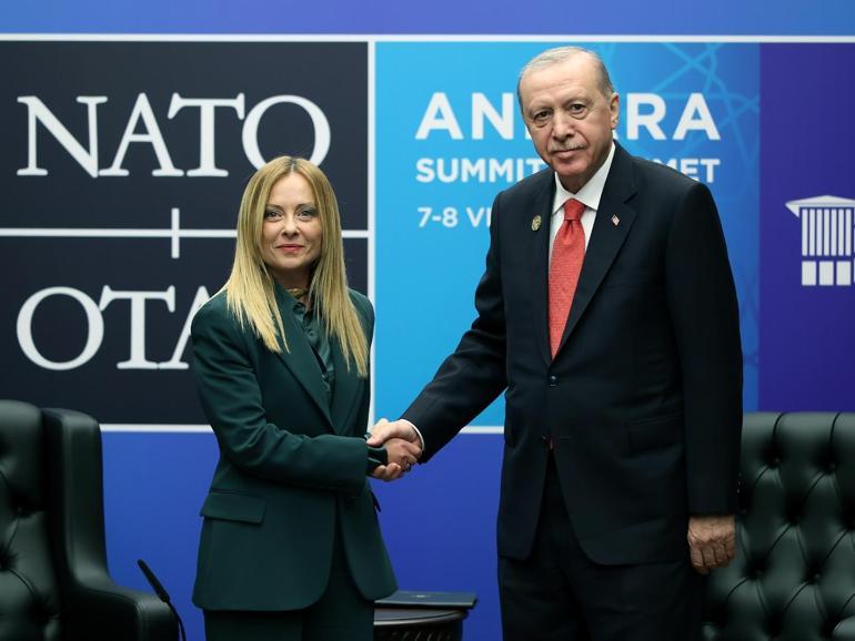 SON DAKİKA Cumhurbaşkanı Erdoğandan NATO diplomasisi Macron ve Meloni ile görüştü