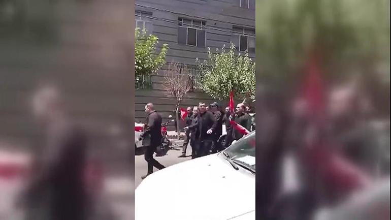 Hamaneyin cenazesinde Pezeşkiyan ve Arakçiye saldırı
