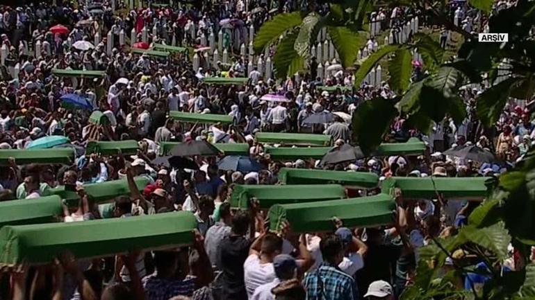 Srebrenitsa soykırımının 31. yıl dönümü: Kimliği yeni tespit edilen 10 kurban daha defnedildi