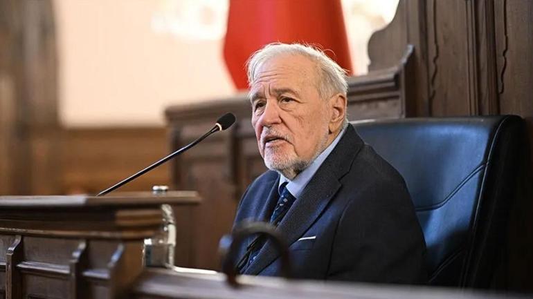 Eşyaları satışa çıkarıldı, tartışma başladı: İlber Ortaylının anıları mı satılıyor