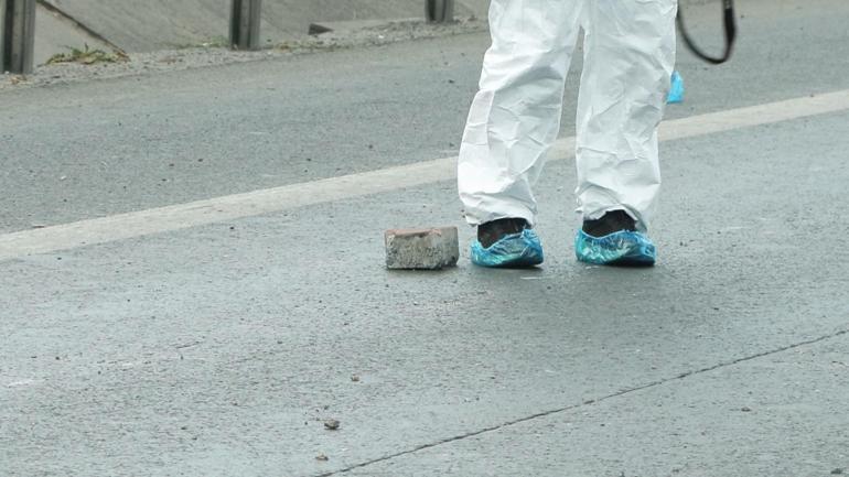 İstanbulda yola bırakılan tuğla ölüm getirdi