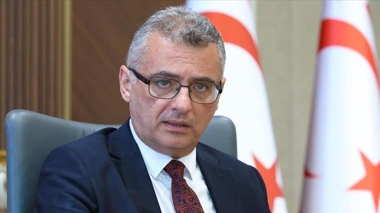 Erdoğandan, KKTC Cumhurbaşkanı Erhürmana geçmiş olsun telefonu