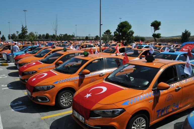 İstanbulda taksicilerden 253 araçlık 15 Temmuz demokrasi konvoyu