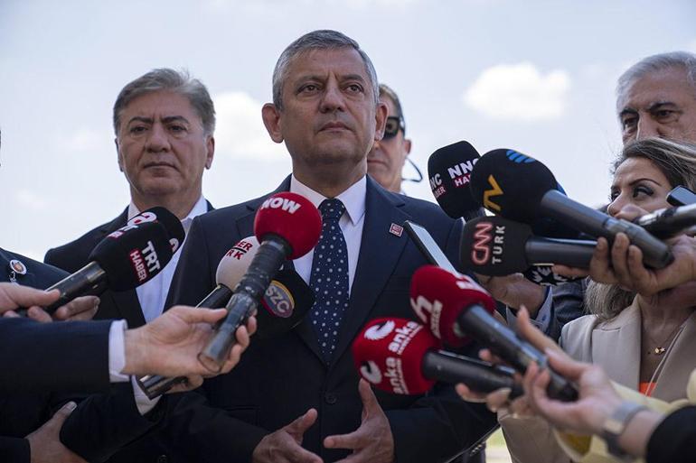 Özgür Özelden 15 Temmuz değerlendirmesi: Tiyatro değil, kanlı bir darbe diyen kişiyim